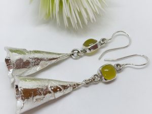 Aros conos refundidos calcedonia amarilla.