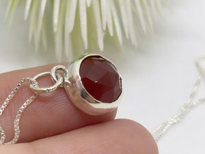 Punto de Luz Natural Onix Rojo.